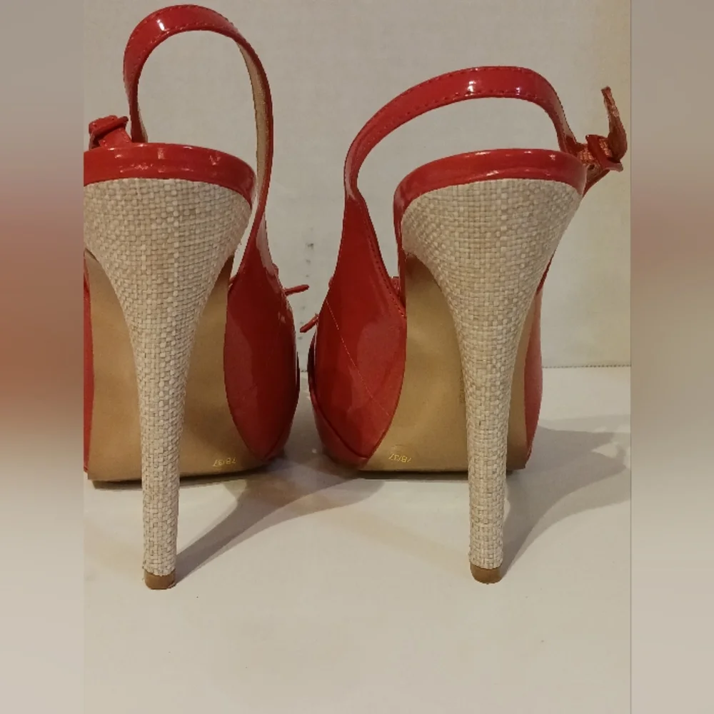 BCBGeneration Coral High Heels sz. 7B‎ - Picture 7 of 11